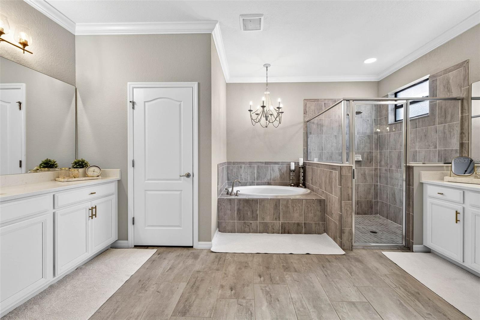 710 ACACIA CT — photo 32