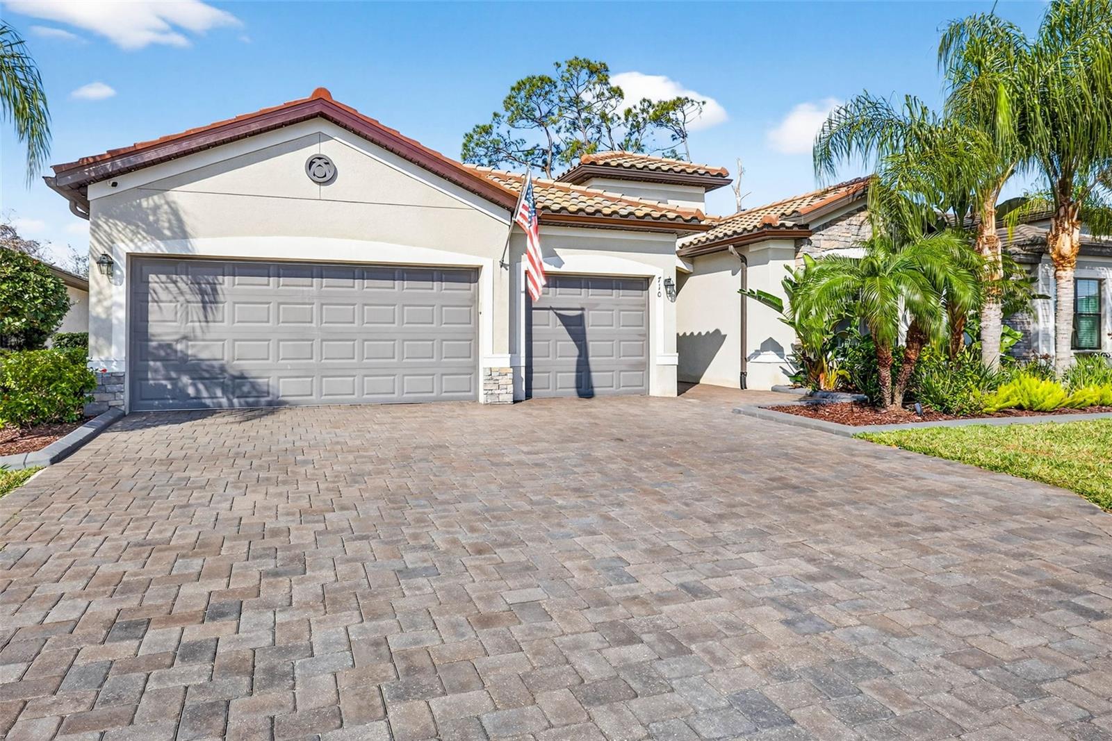 710 ACACIA CT — photo 2