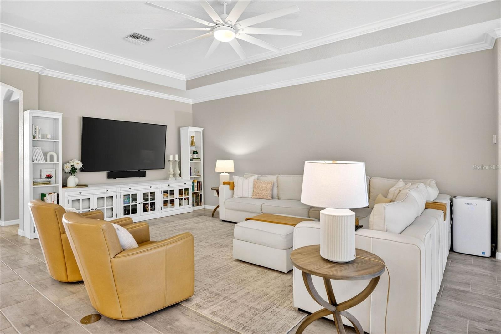710 ACACIA CT — photo 8