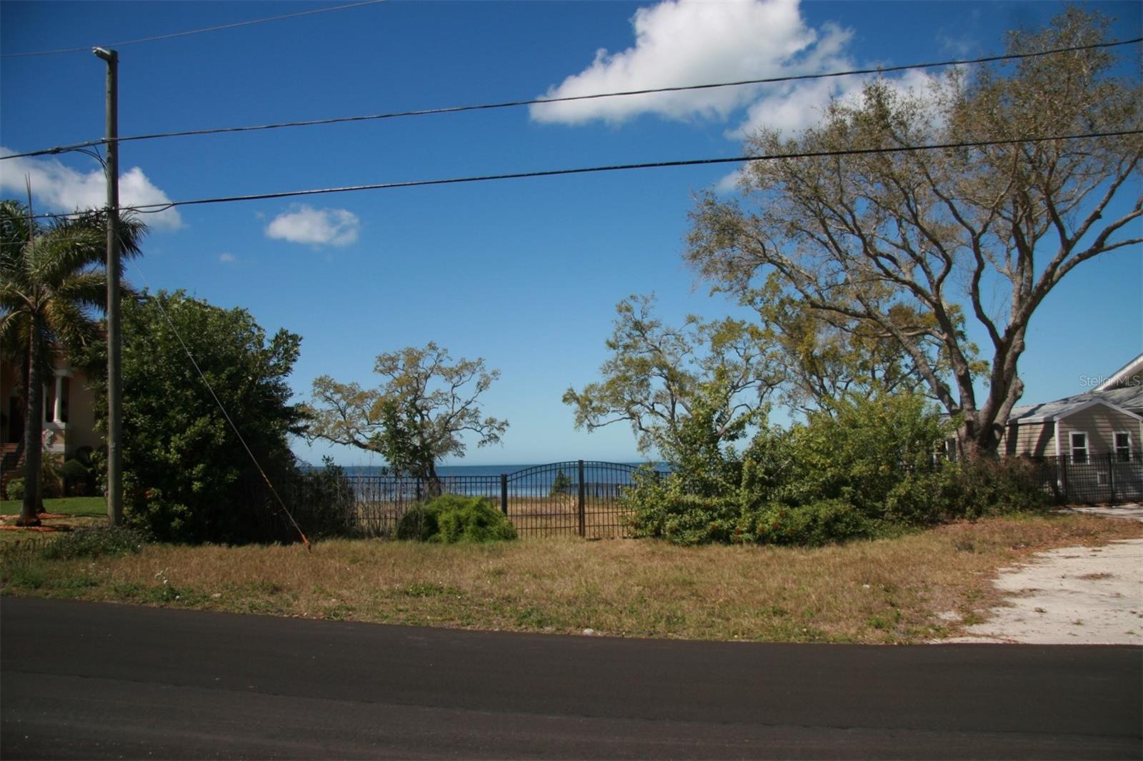 000 BLUFF BLVD — photo 8