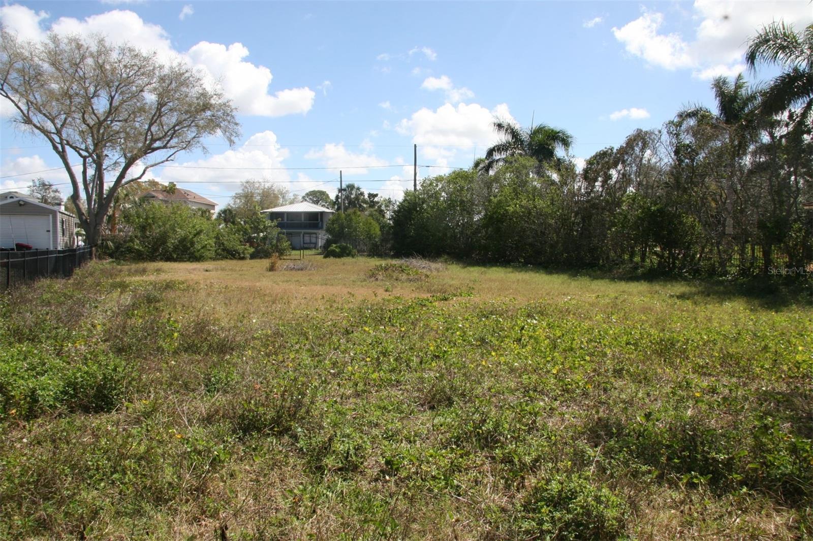000 BLUFF BLVD — photo 7