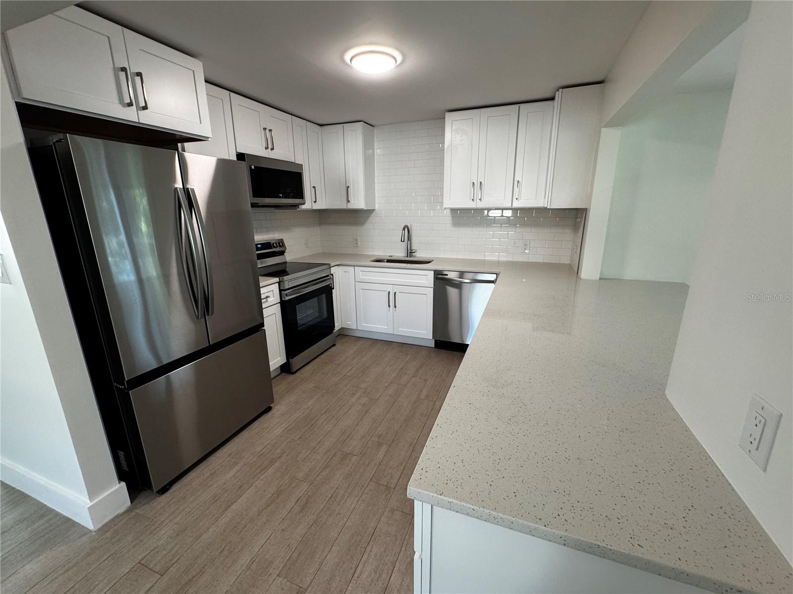 3182 HATTON ST — photo 9