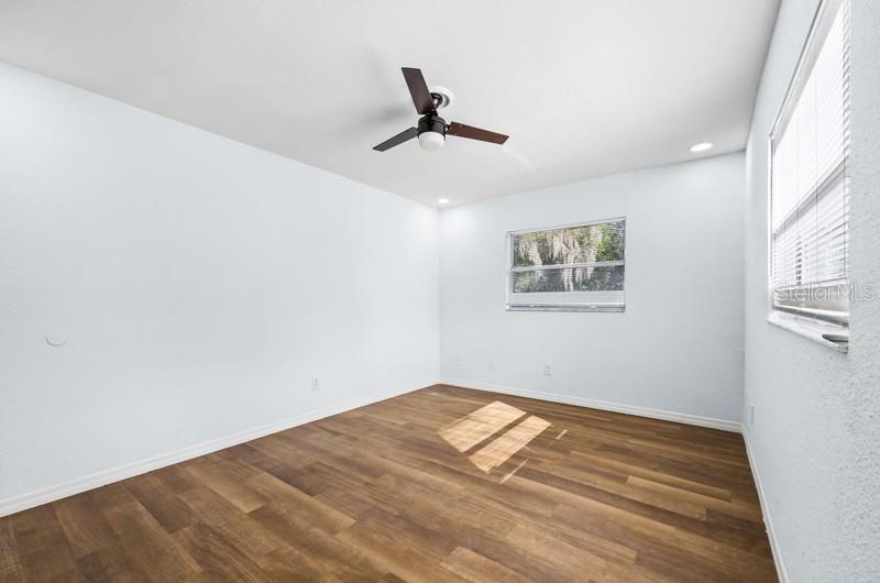 1132 AUBURN ST — photo 11