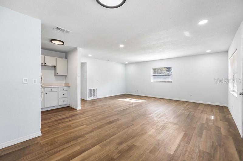 1132 AUBURN ST — photo 3