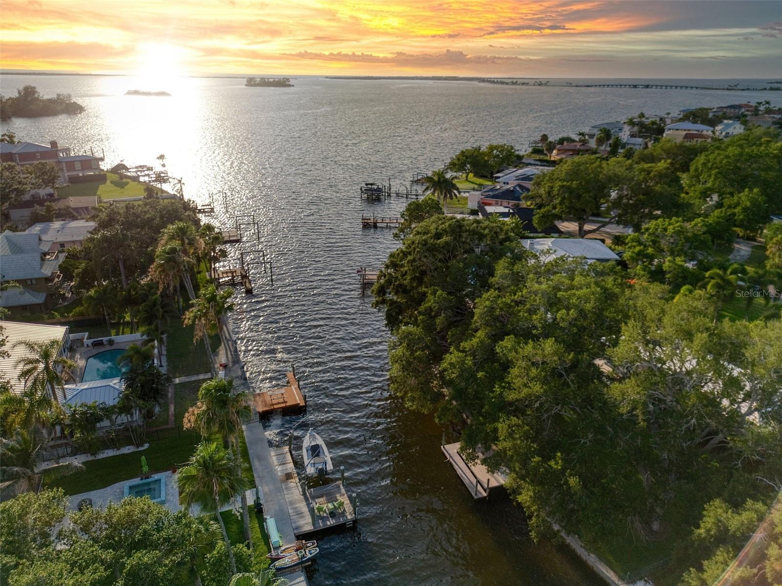 5 SHORE DR — photo 4