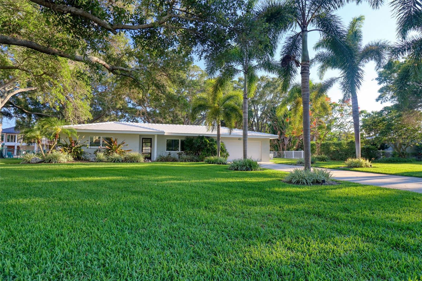 5 SHORE DR — photo 8