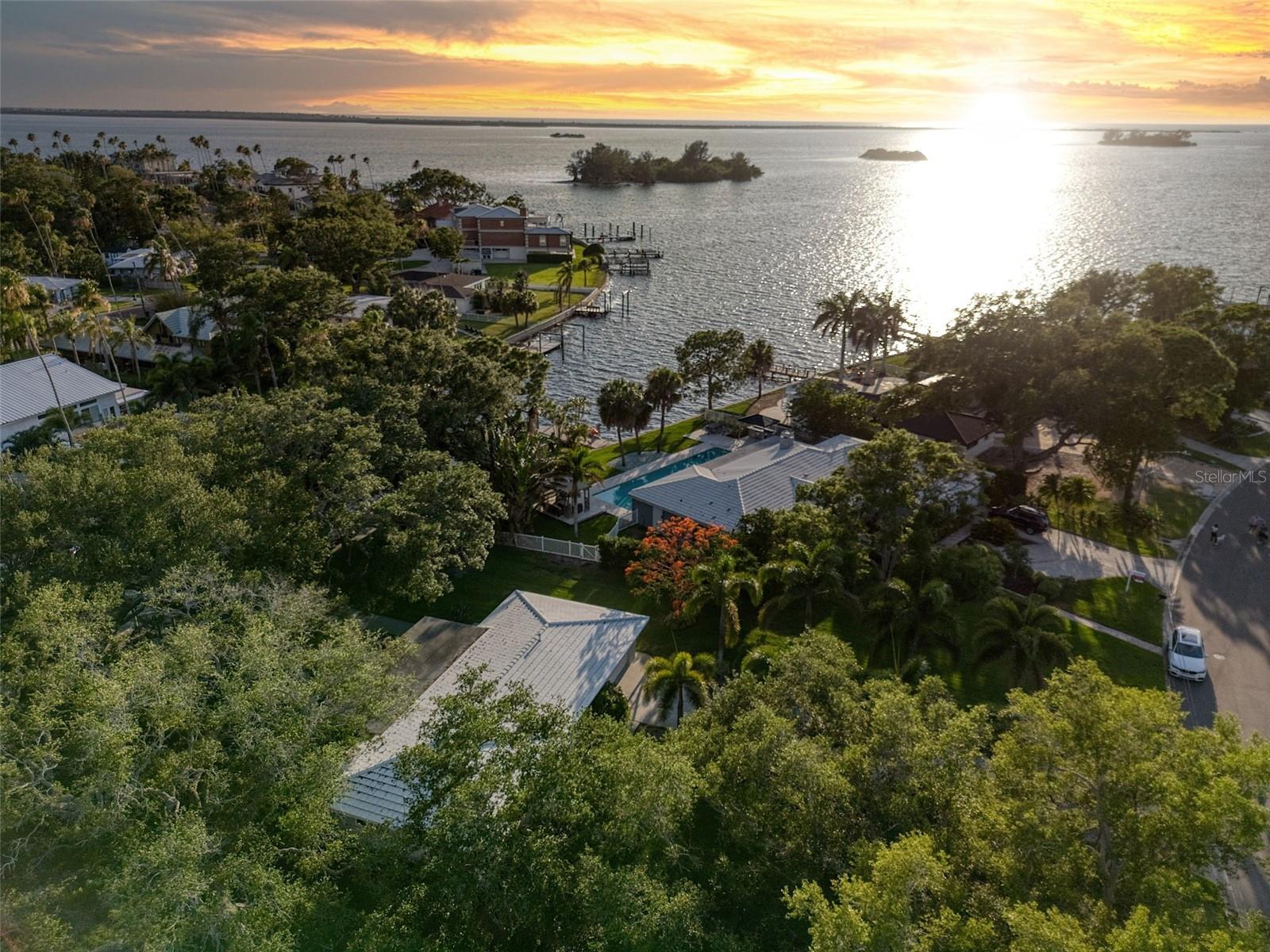 5 SHORE DR — photo 32