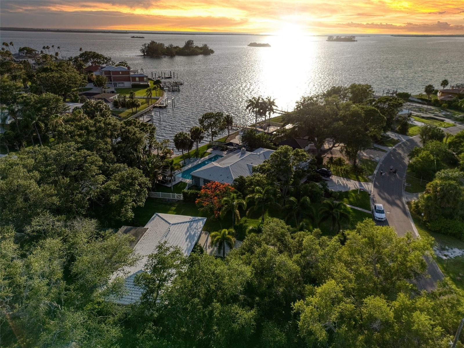 5 SHORE DR — photo 31
