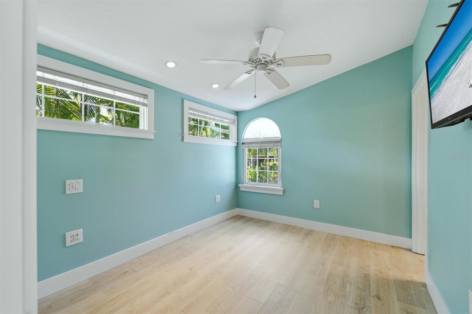 5803 DE PALMAS AVE — photo 18