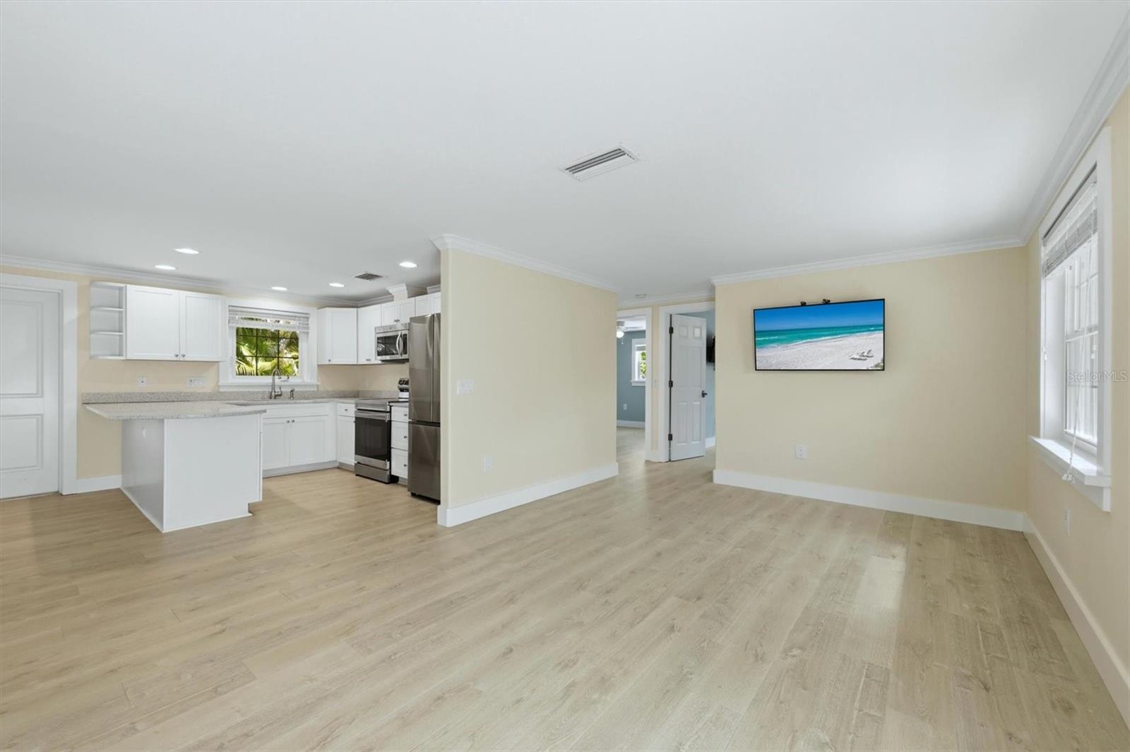 5803 DE PALMAS AVE — photo 10