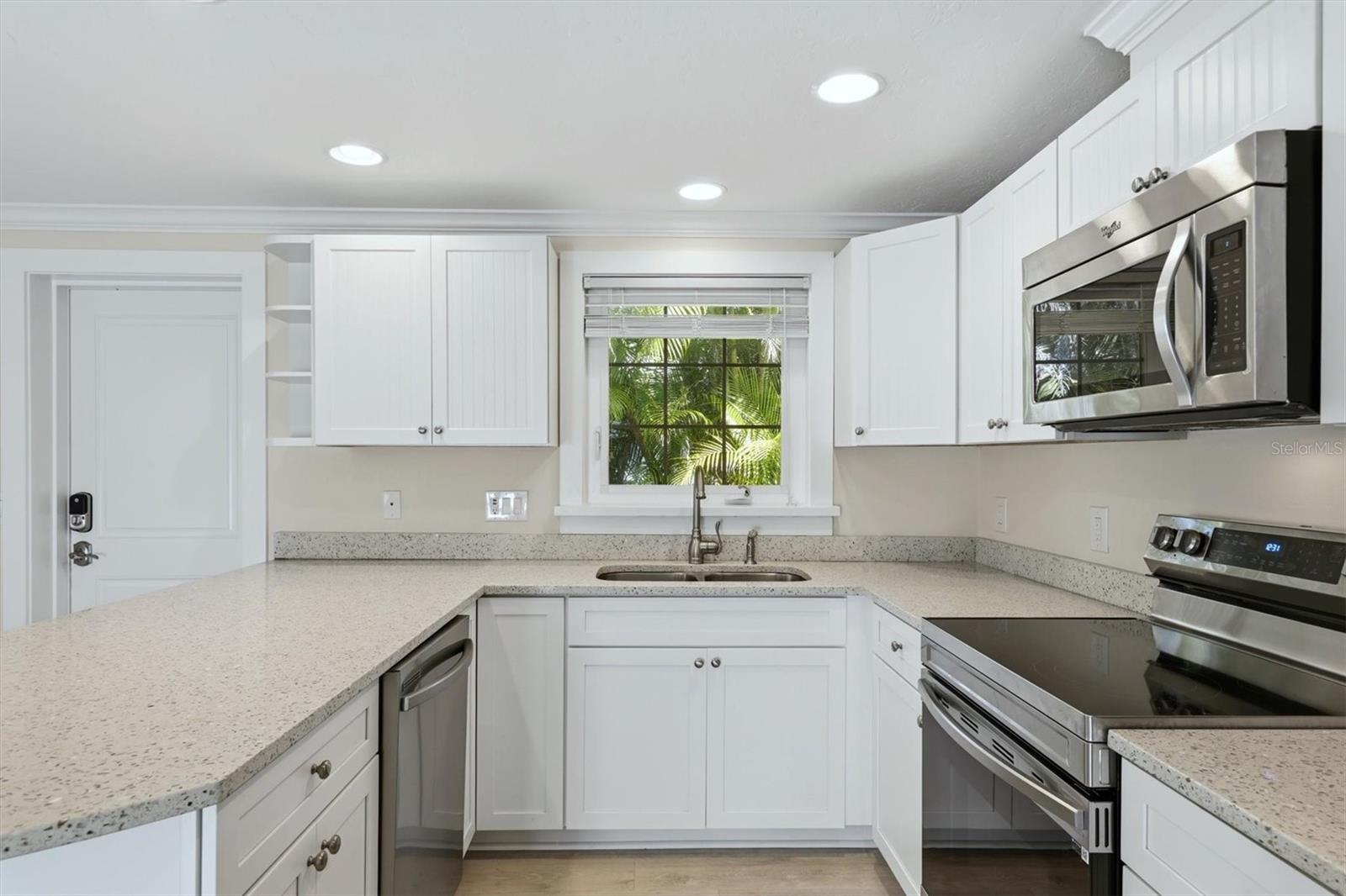 5803 DE PALMAS AVE — photo 9