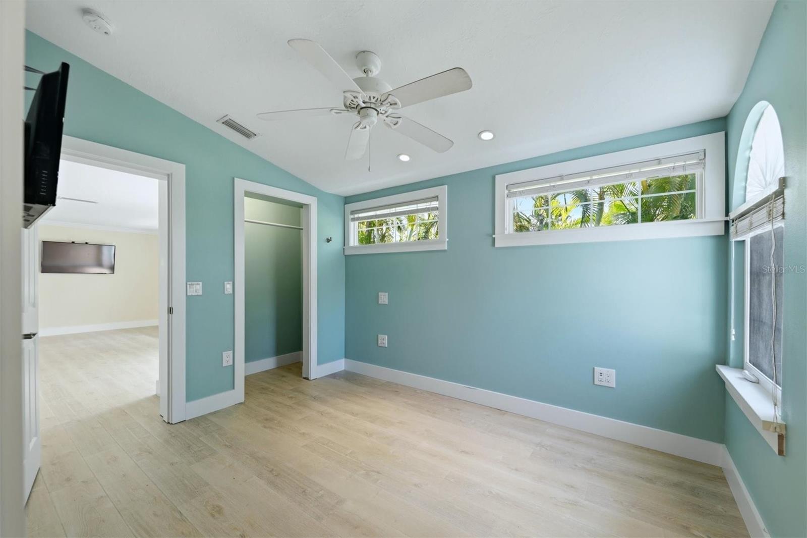 5803 DE PALMAS AVE — photo 17