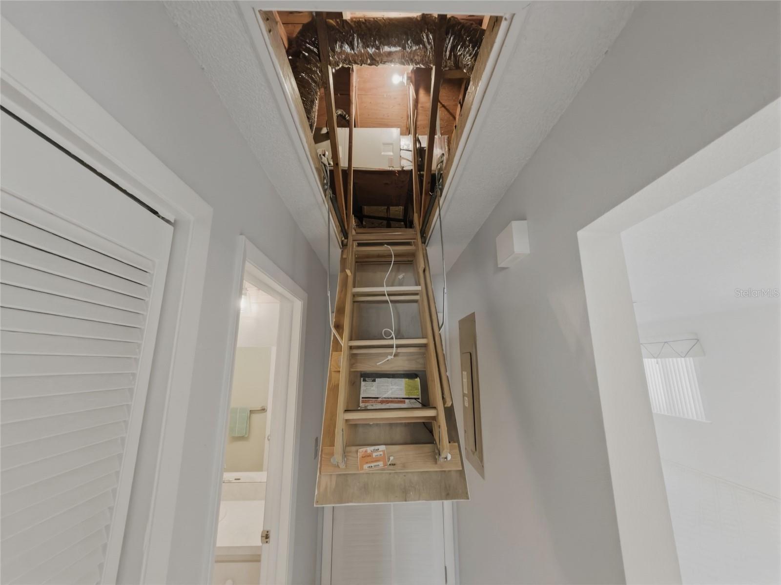 7535 GREYSTONE DR — photo 27