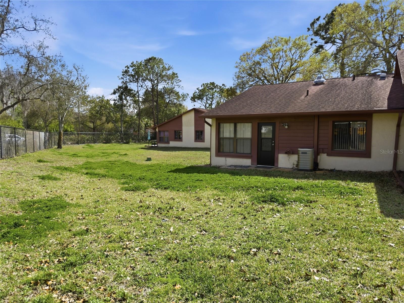 7535 GREYSTONE DR — photo 30