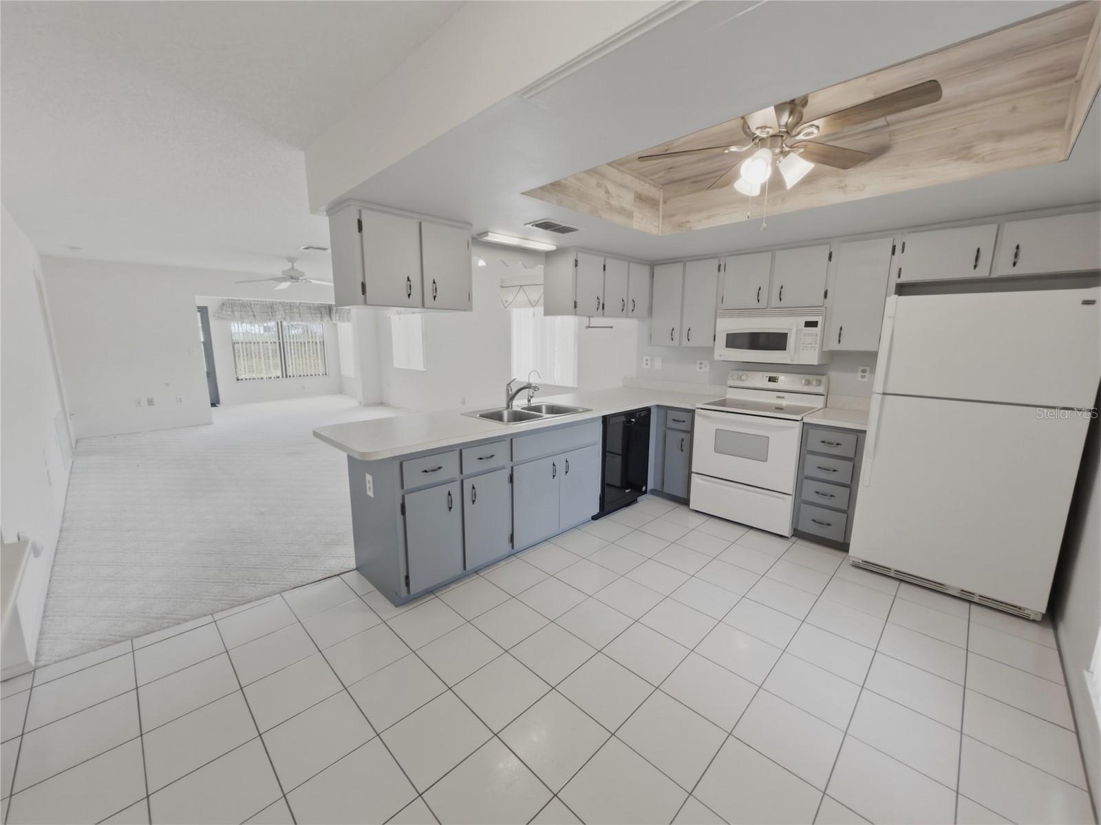 7535 GREYSTONE DR — photo 5