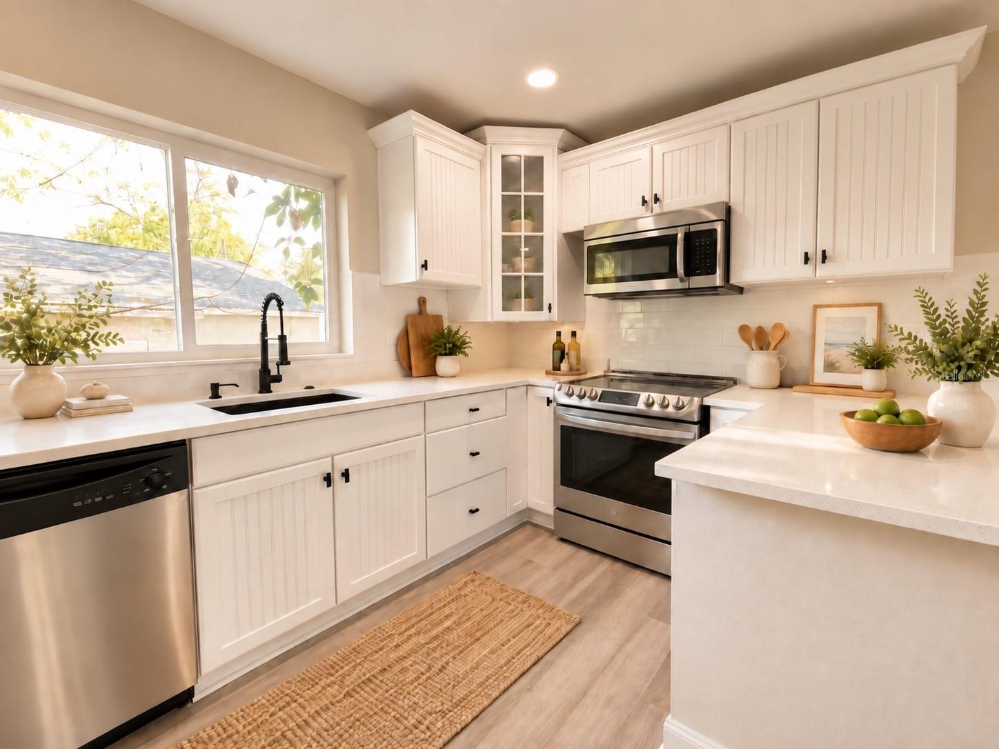 2102 E CARACAS ST — photo 15