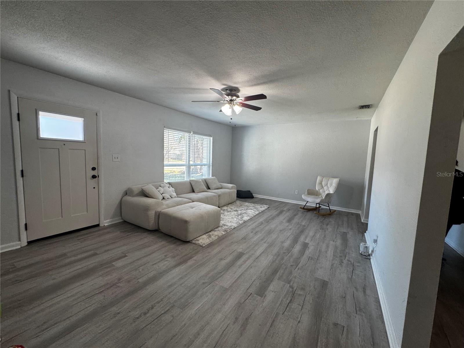 6914 N OLA AVE — photo 12