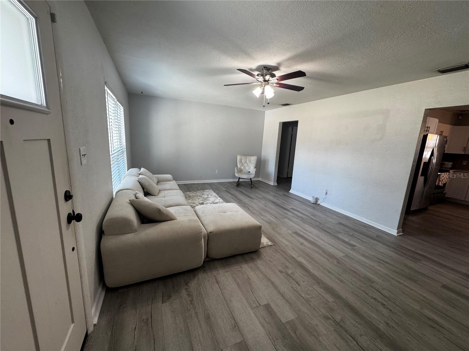 6914 N OLA AVE — photo 10
