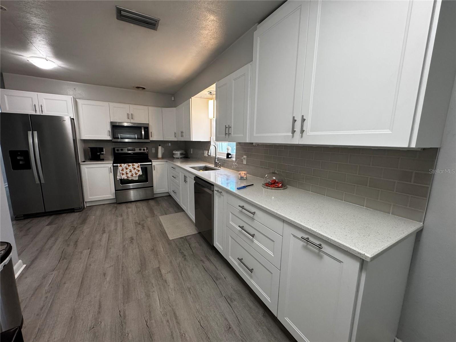 6914 N OLA AVE — photo 17