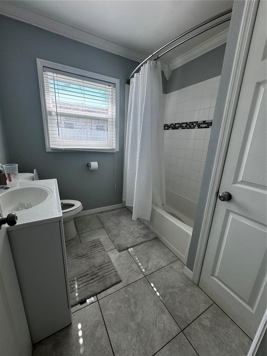 6914 N OLA AVE — photo 26