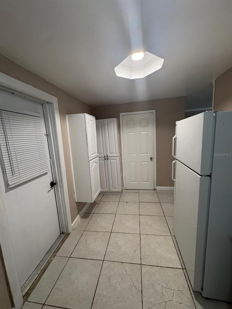 6914 N OLA AVE — photo 39