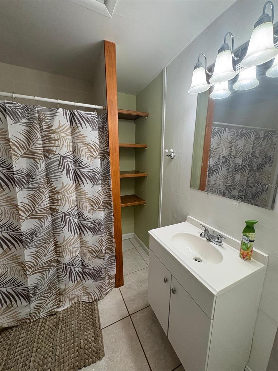 6914 N OLA AVE — photo 41