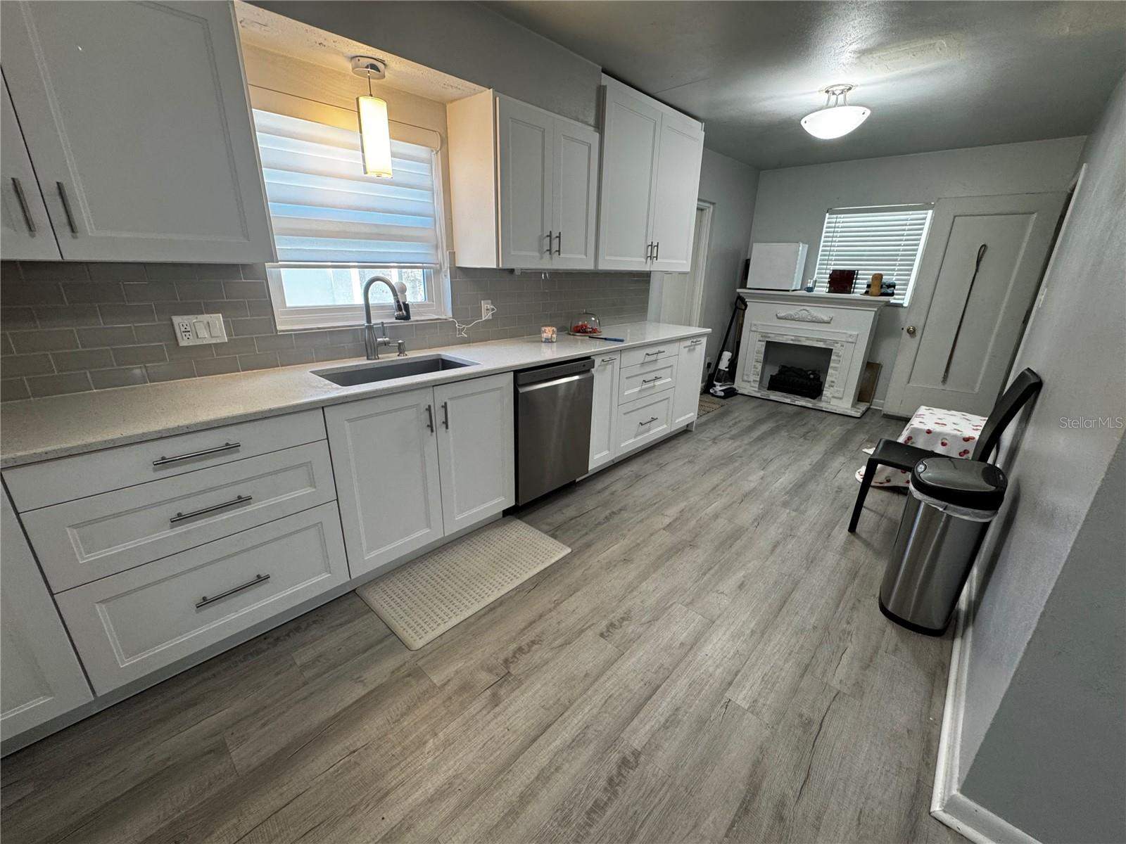6914 N OLA AVE — photo 19