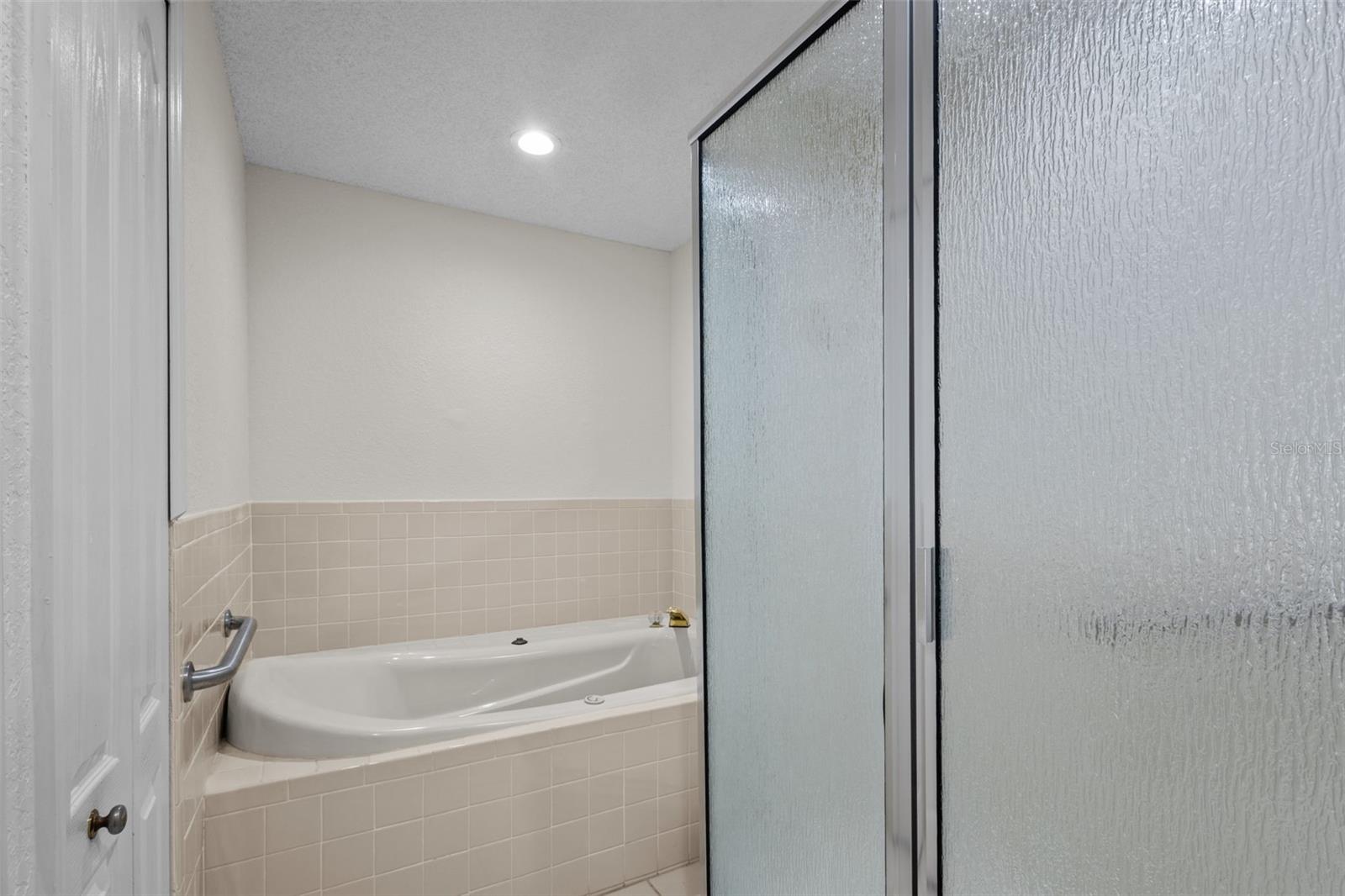2014 GOLFVIEW DR #2014 — photo 17