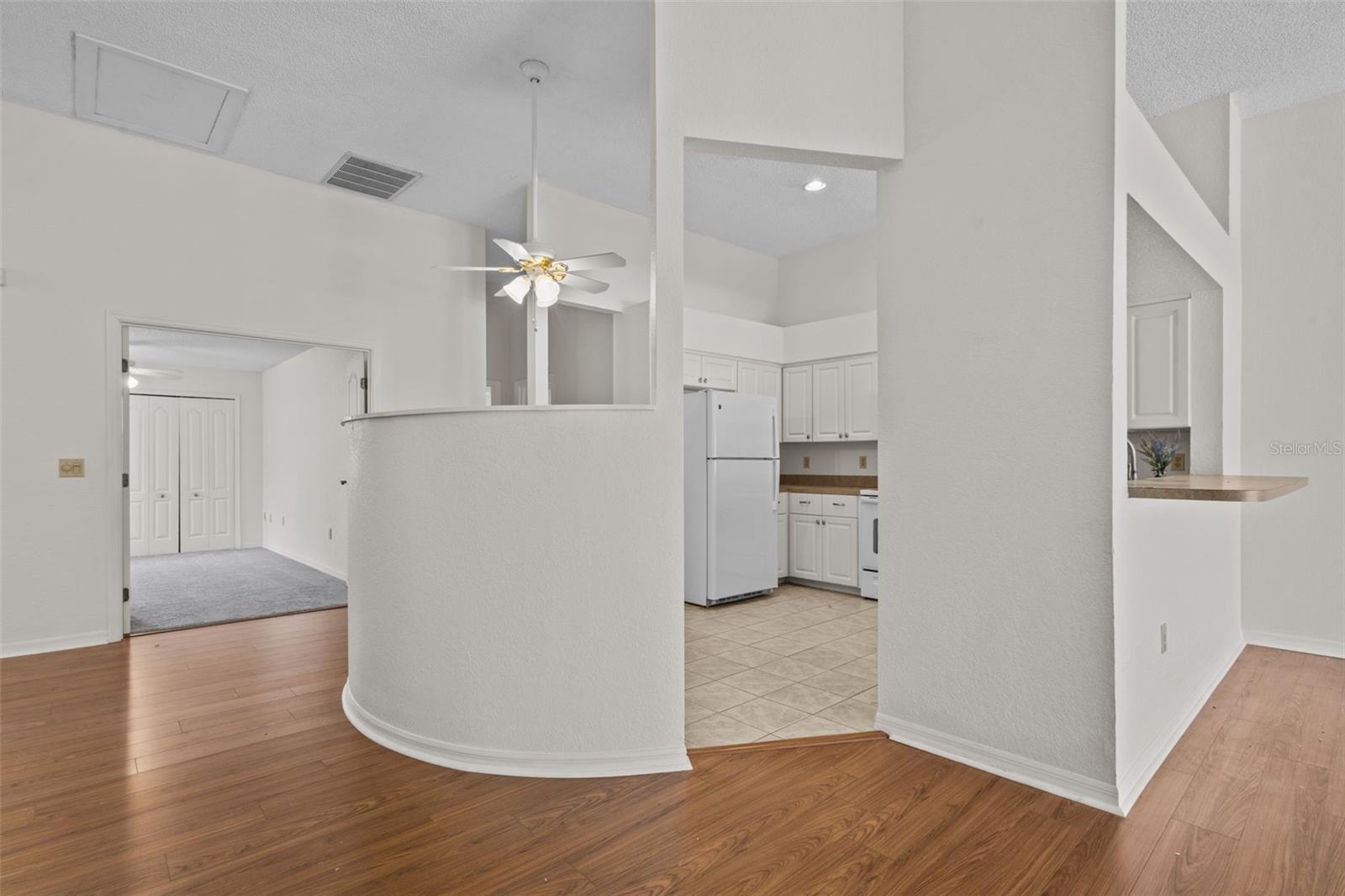 2014 GOLFVIEW DR #2014 — photo 13
