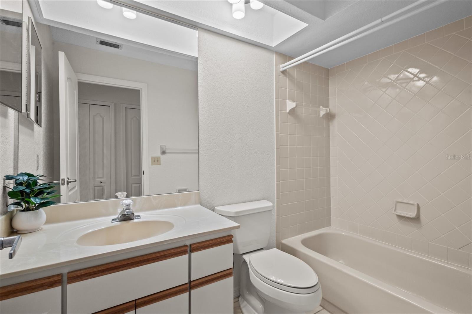 2014 GOLFVIEW DR #2014 — photo 22