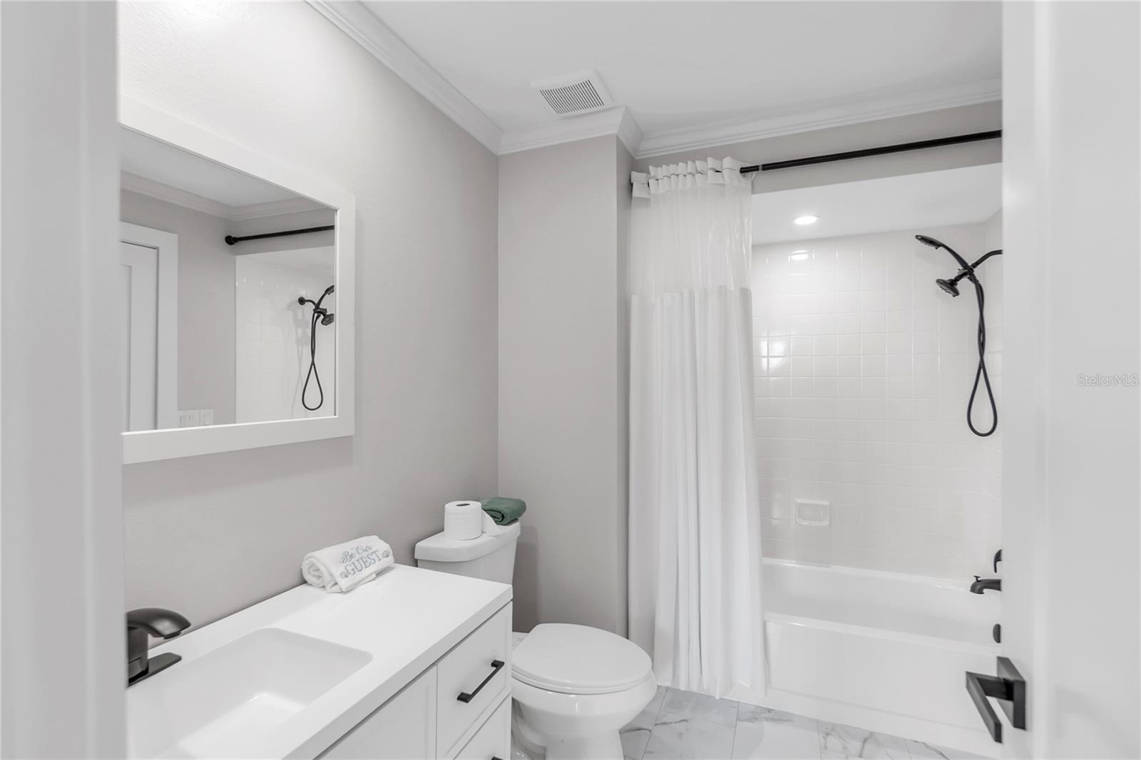 6135 HERITAGE LN #6135 — photo 18