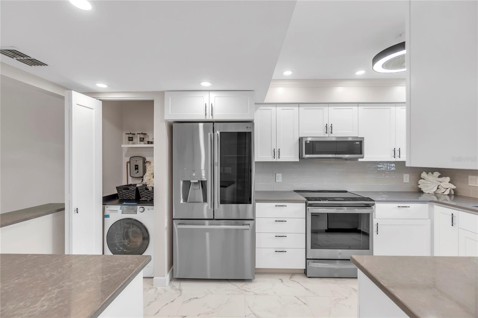 6135 HERITAGE LN #6135 — photo 4