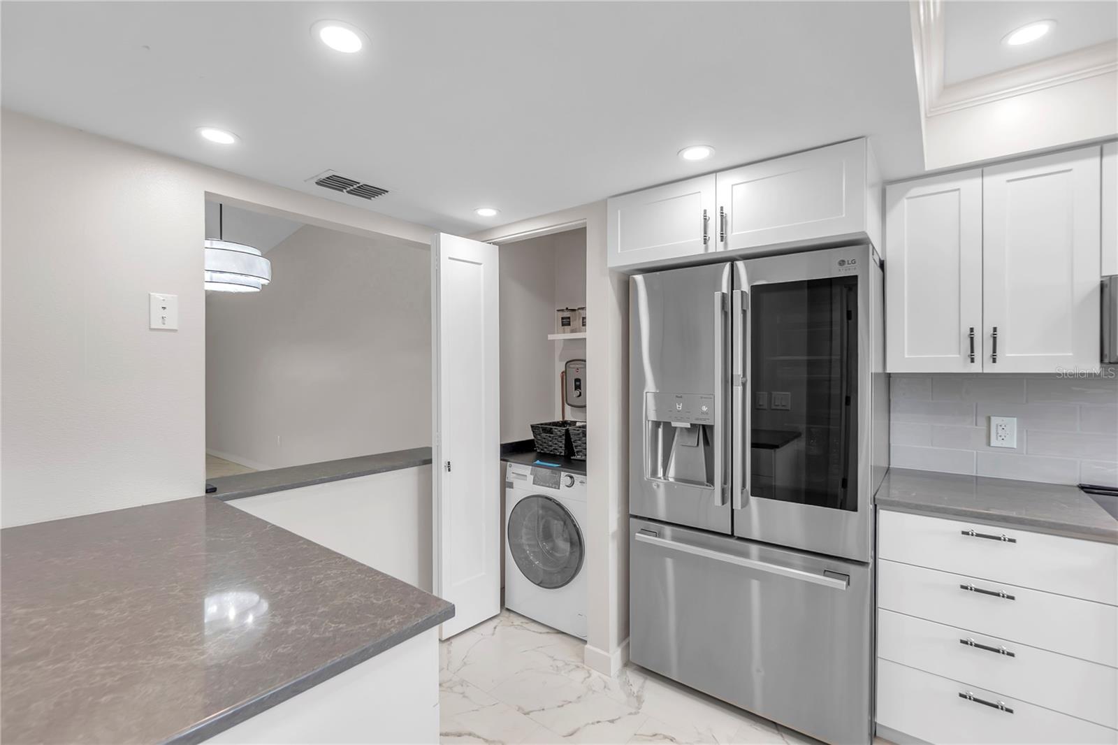 6135 HERITAGE LN #6135 — photo 3