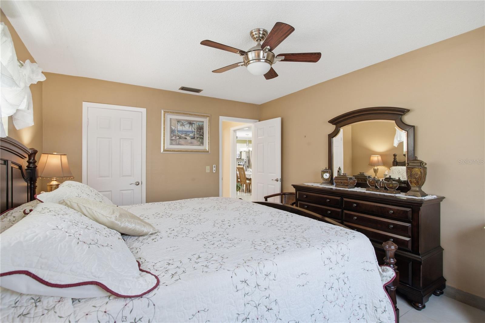 1636 S LAKE AVE #1 — photo 23