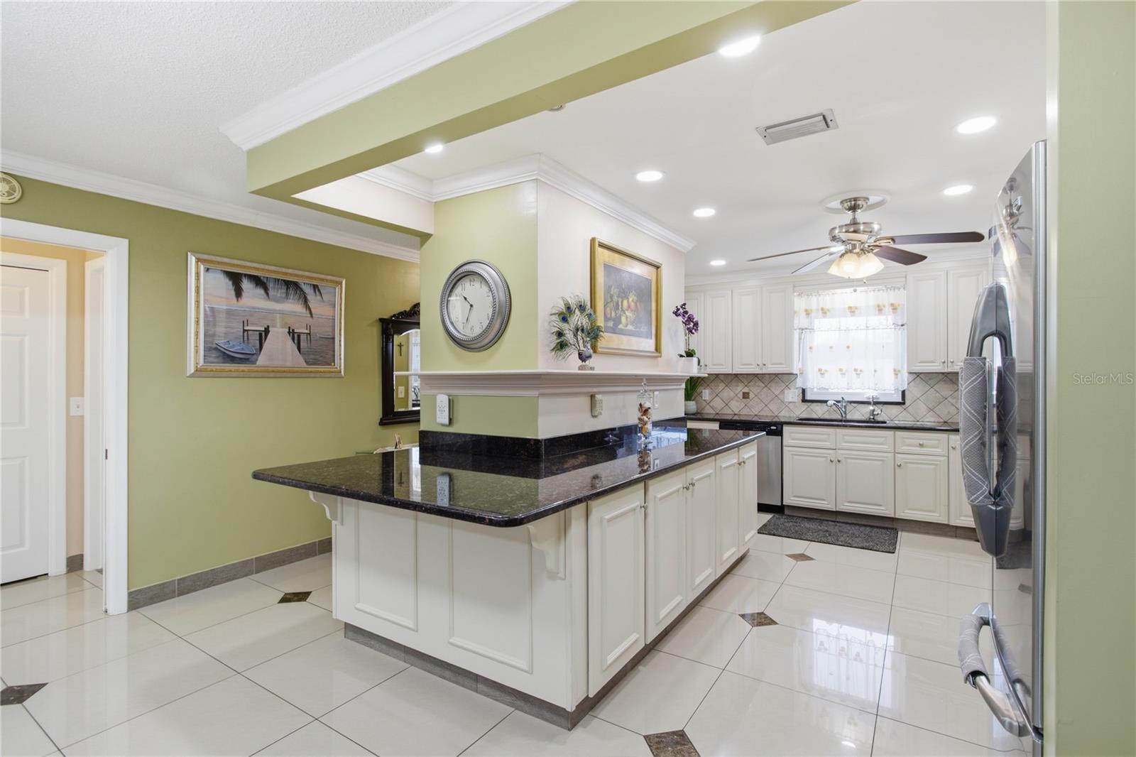 1636 S LAKE AVE #1 — photo 6