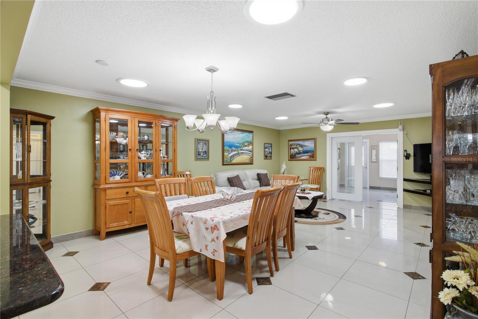 1636 S LAKE AVE #1 — photo 11
