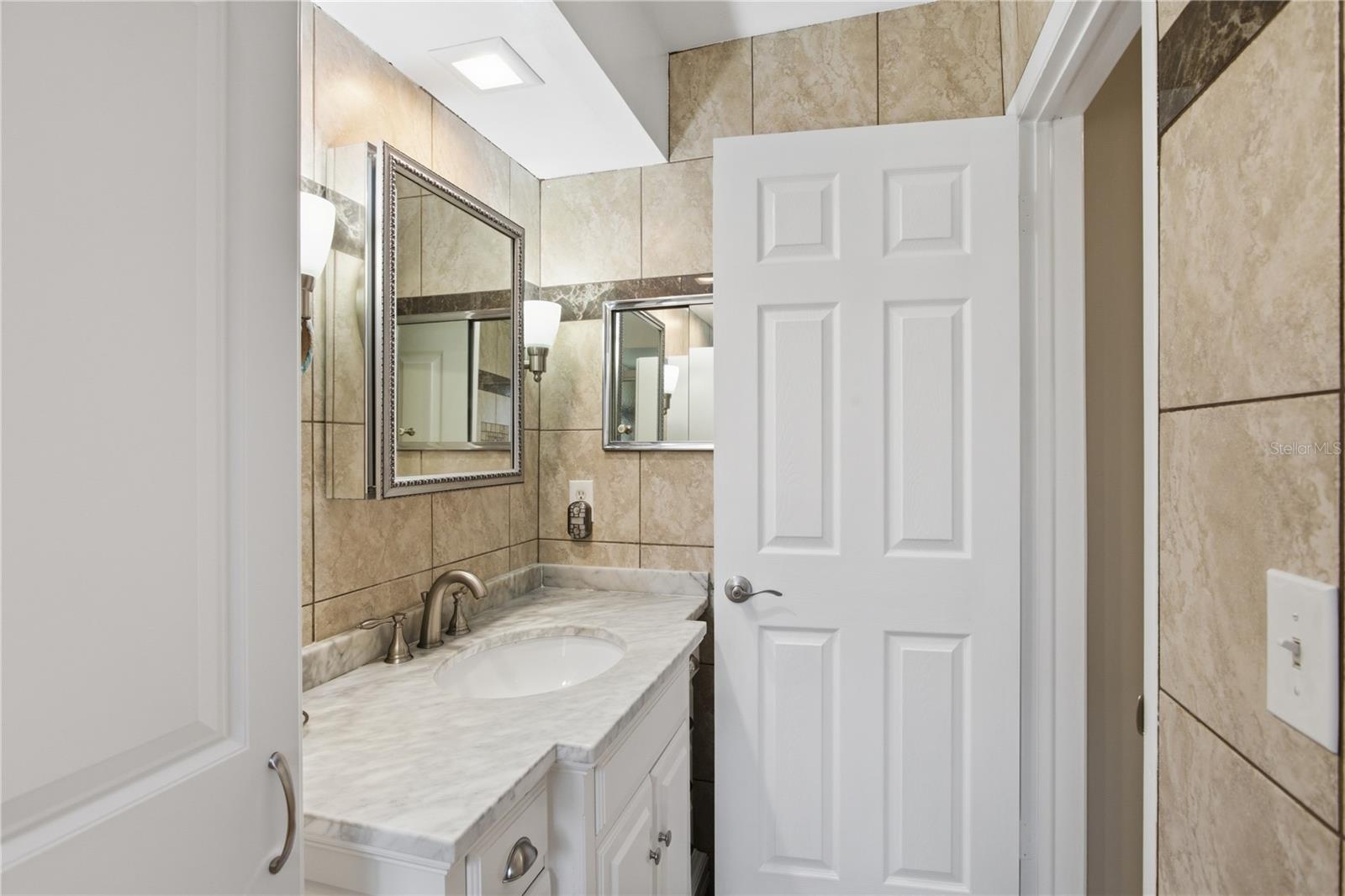 1636 S LAKE AVE #1 — photo 28