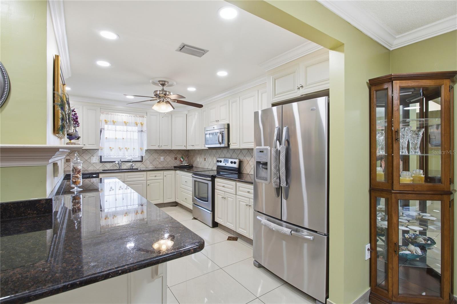 1636 S LAKE AVE #1 — photo 7