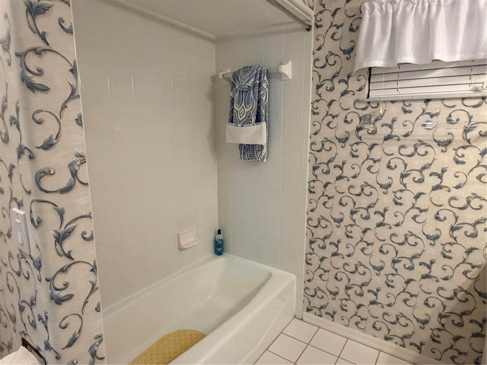 6617 SEVEN PINES DR — photo 32