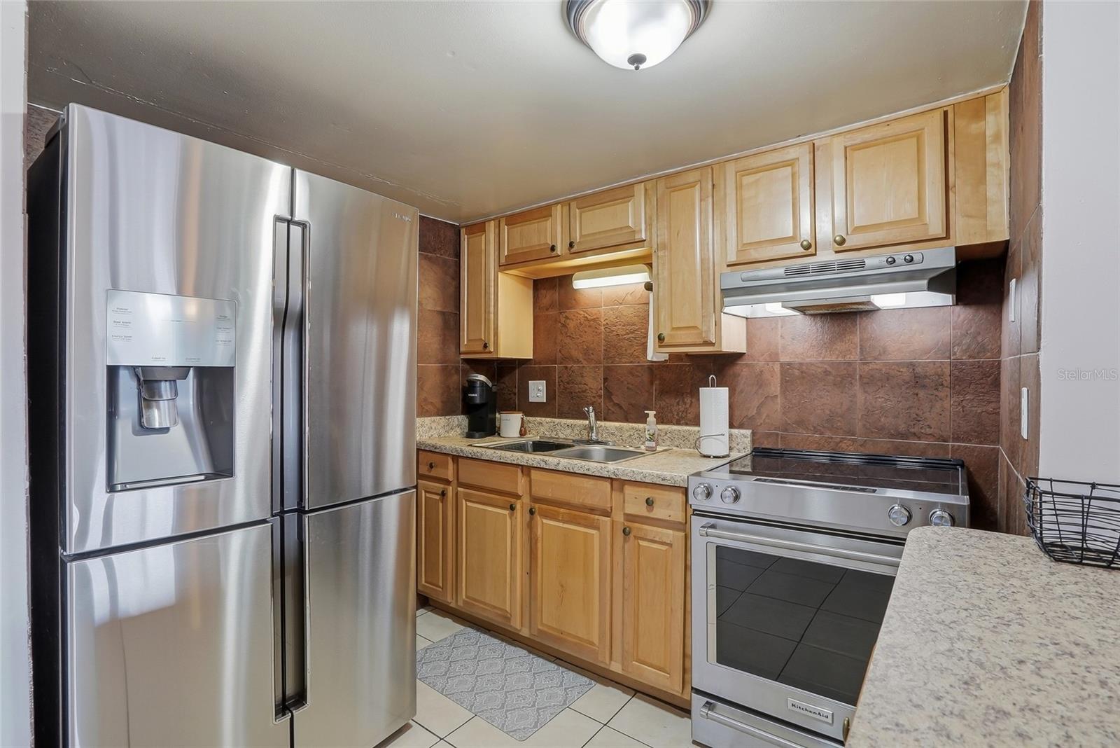 8602 CHAMPLAIN CT #90 — photo 2