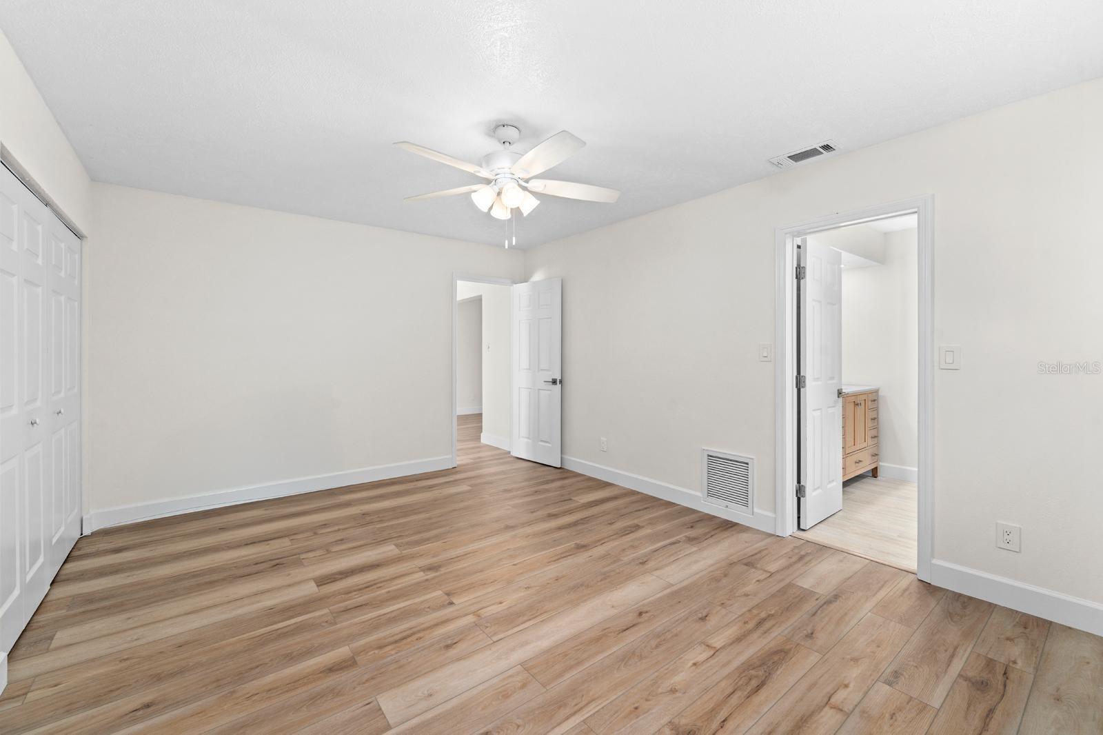4540 BAYSHORE BLVD NE — photo 17