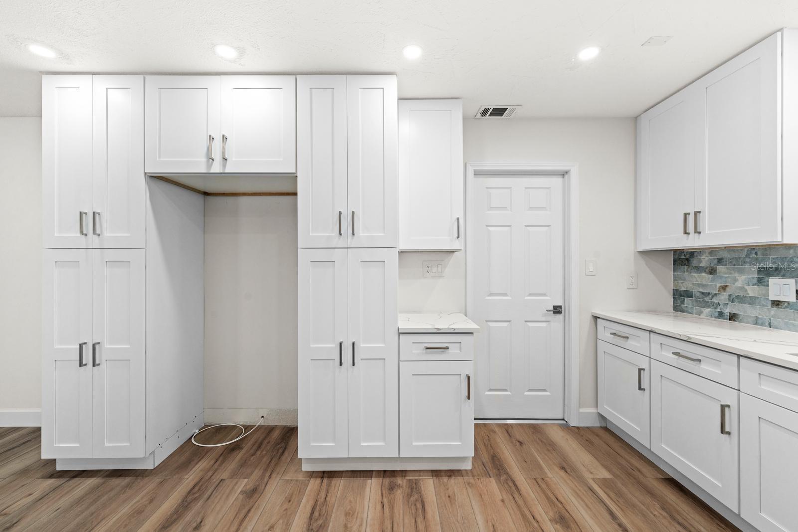 4540 BAYSHORE BLVD NE — photo 9