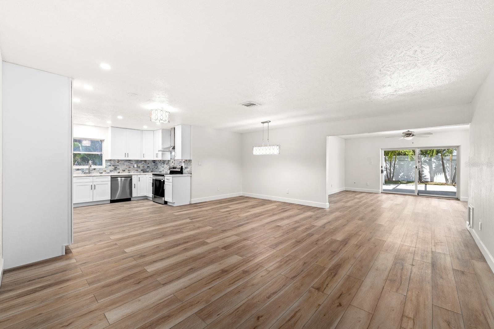 4540 BAYSHORE BLVD NE — photo 4