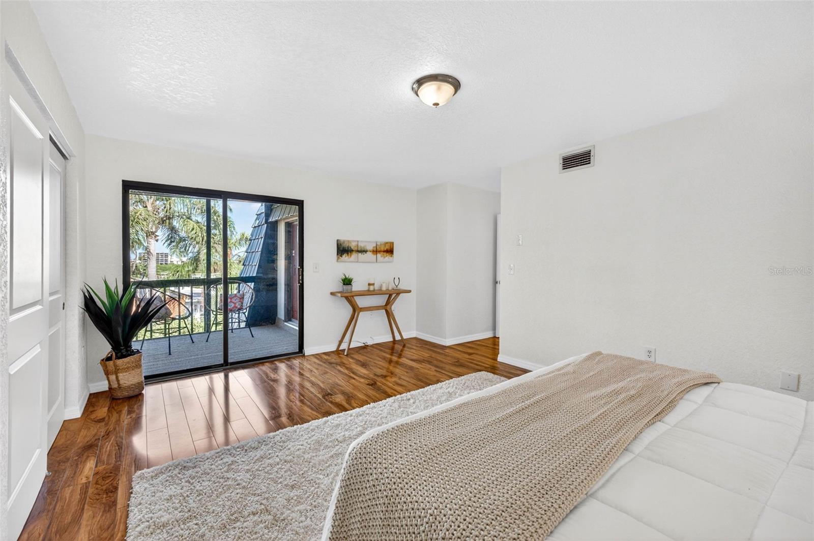 9342 TRADEWINDS AVE — photo 9