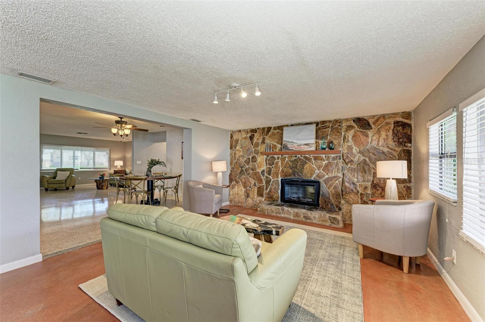 6000 BAYOU GRANDE BLVD NE — photo 23