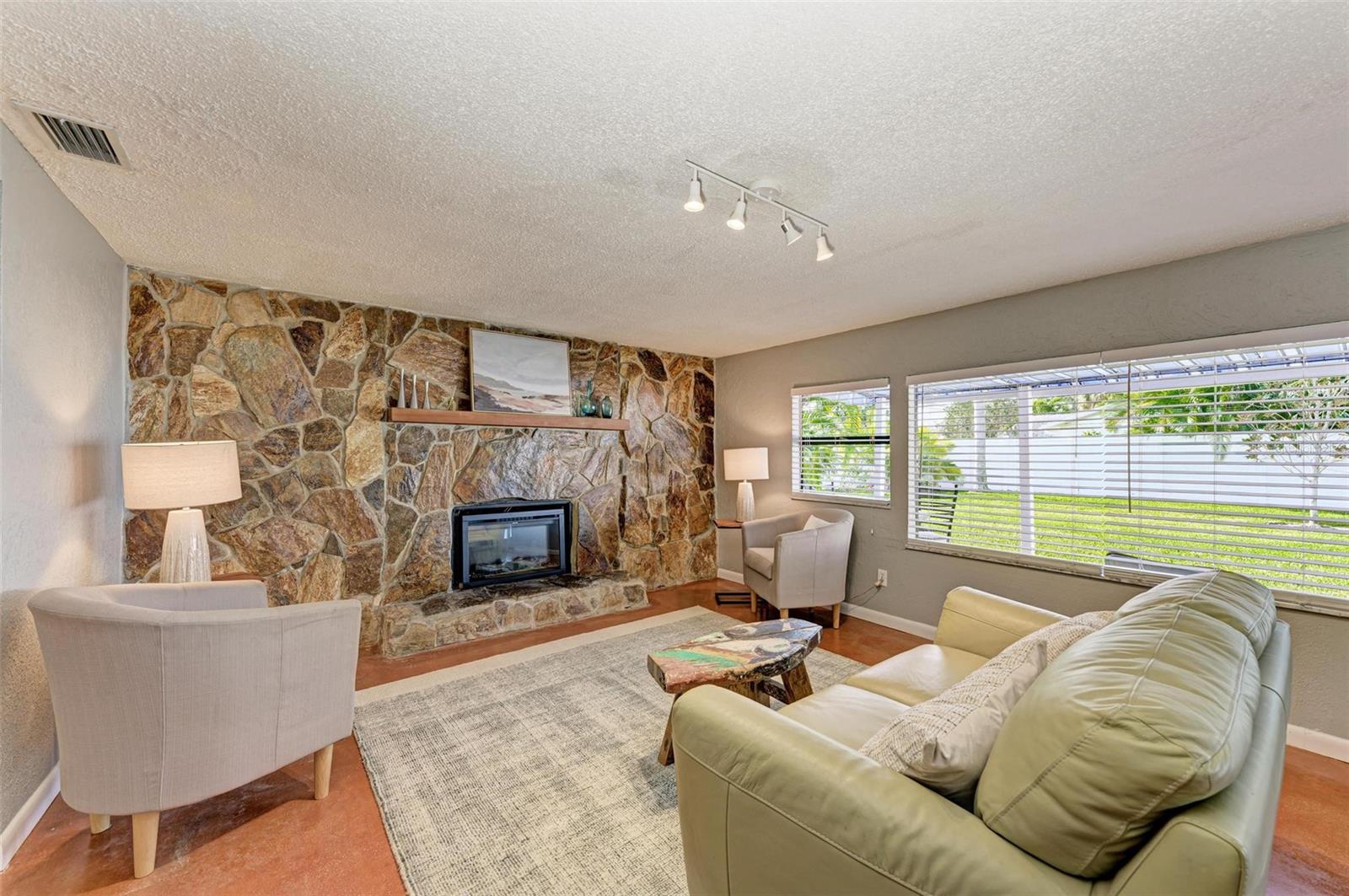 6000 BAYOU GRANDE BLVD NE — photo 21