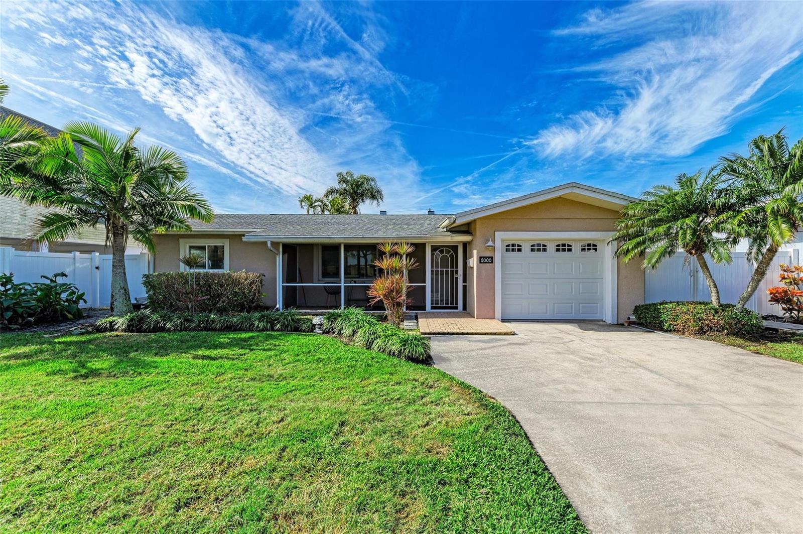 6000 BAYOU GRANDE BLVD NE — photo 2