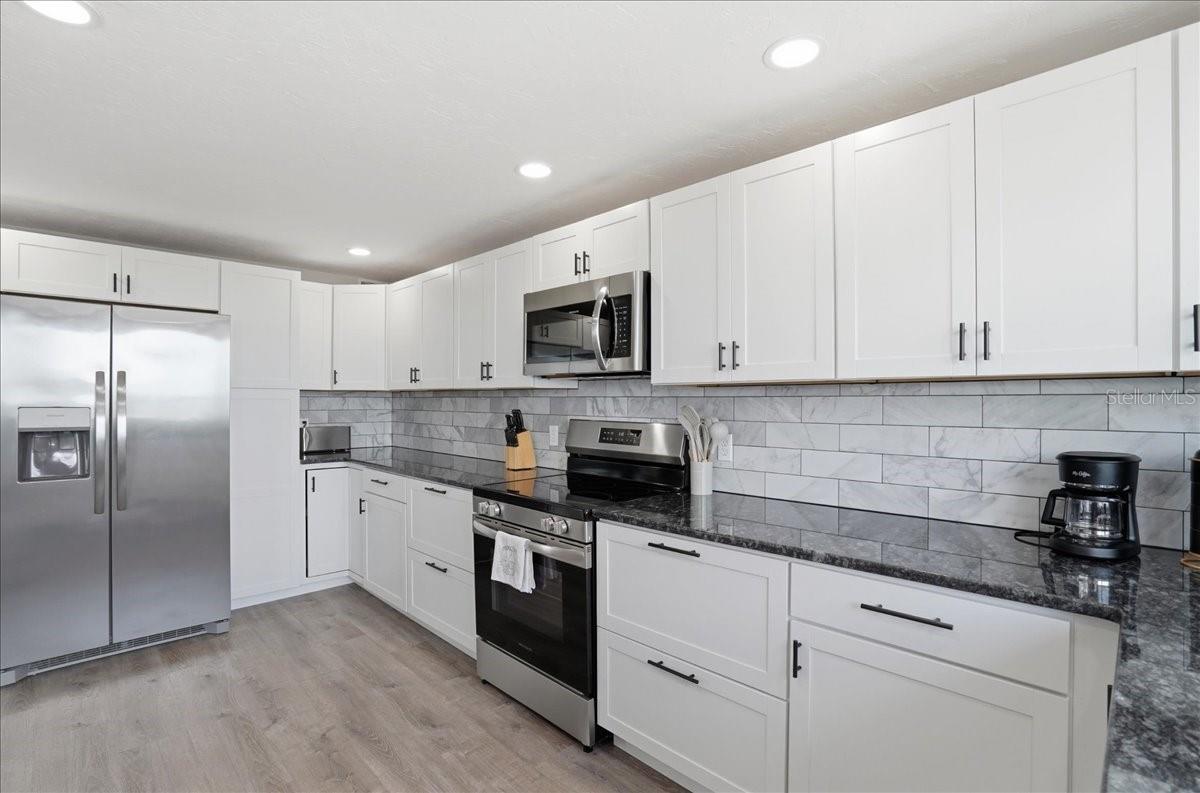 2518 AVENUE B — photo 56