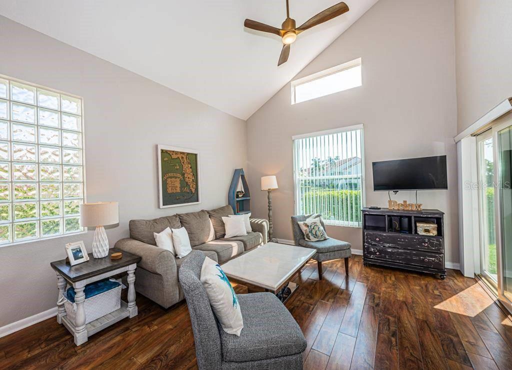 6107 MIRADA CIR — photo 8