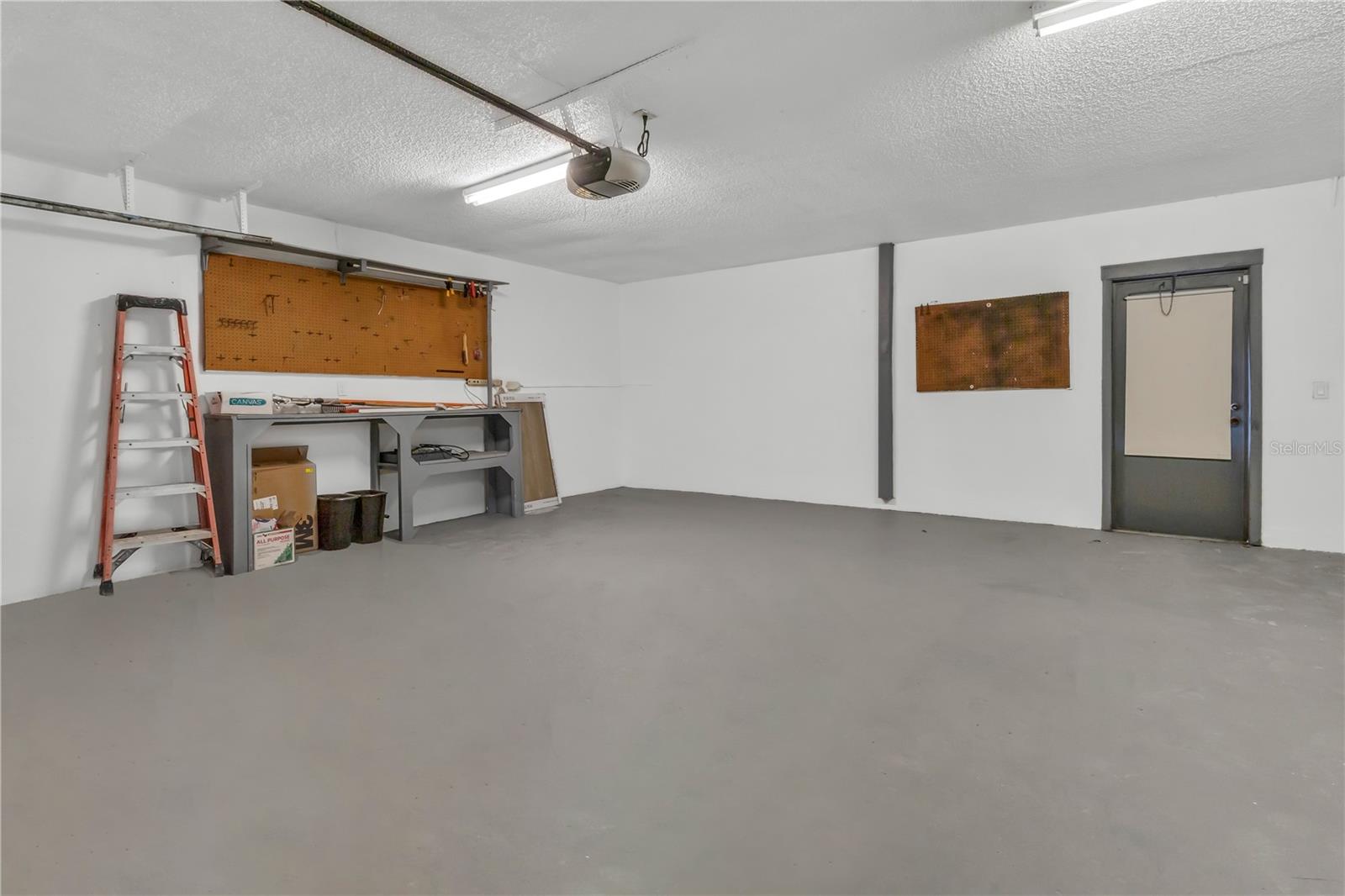 3033 WISTER CIR — photo 28